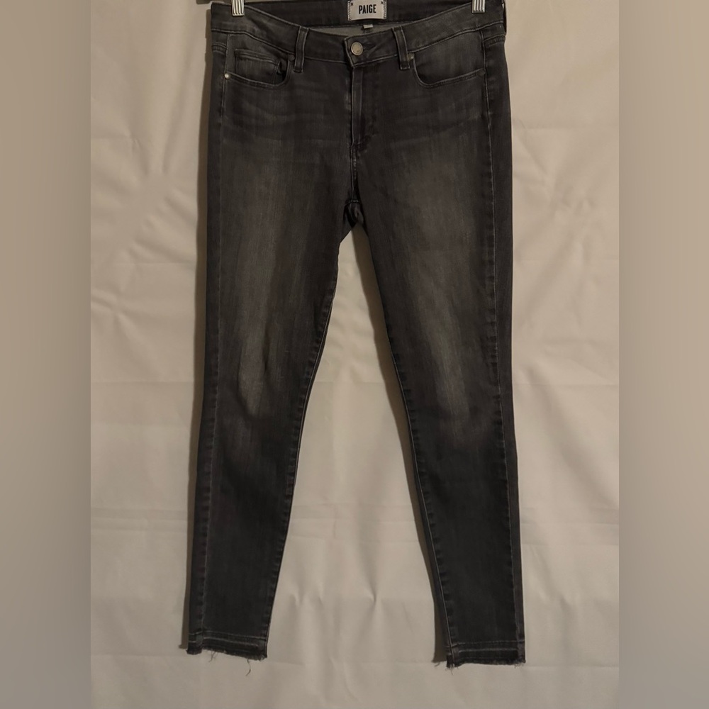 PAIGE Women's Charcoal Verdugo Ankle Skinny Jeans
Sz 30. Like New